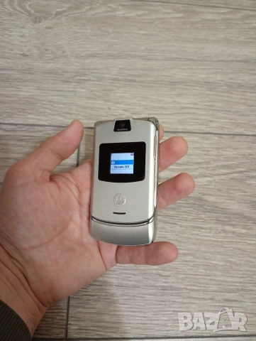 Motorola V3 silver v3 БГ меню