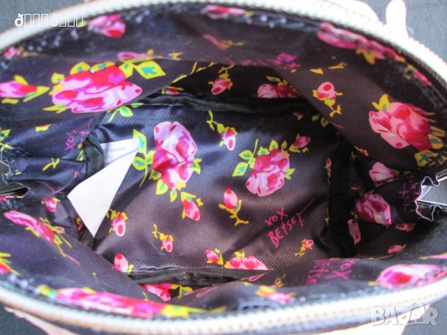 Дамски несесер Betsey Johnson козметична чантичка, снимка 4 - Други - 27022641