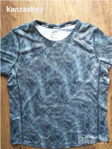 Nike - страхотна дамска тениска, снимка 5 - Тениски - 32277287