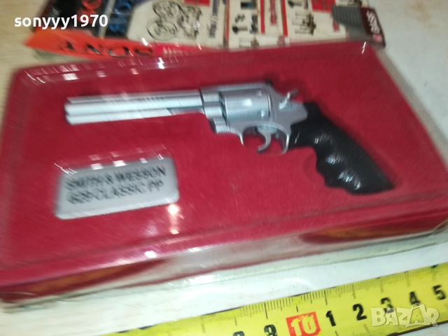 МОДЕЛ НА РЕВОЛВЕР-МЕТАЛЕН 0411250739, снимка 8 - Колекции - 52285766