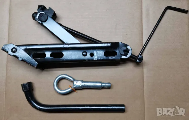 Крик с ключ и кука за Опел - Opel Gm, снимка 2 - Аксесоари и консумативи - 48422932