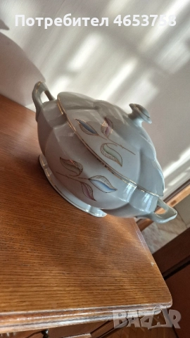 Порцеланов супник