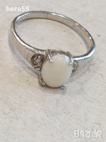 Дамски сребърен пръстен с опал и две малки диаматчета, снимка 5 - Пръстени - 43960218
