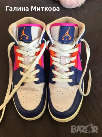 Кецове Jordan 1 Mid, снимка 3 - Кецове - 47972286