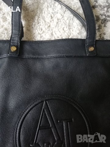 Оригинална чанта Armani , снимка 8 - Чанти - 44111394