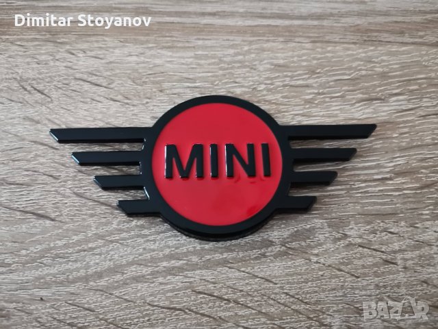 MINI Cooper червено с черно емблема лого нов стил