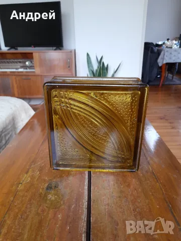 Стара стъклена тухла #2