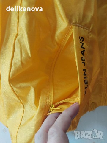  Calvin Klein. Size M- L  Тънко яке, ветровка, снимка 5 - Якета - 37331642