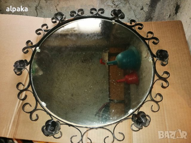 Продавам ръчно изработено огледало от ковано желязо, снимка 1 - Огледала - 40312061
