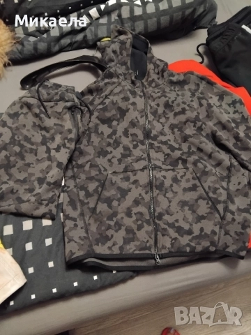 Nike Tesh Fleece, снимка 2 - Спортни дрехи, екипи - 52539597
