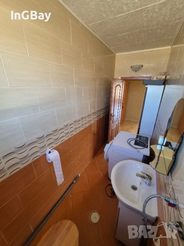 Продавам 1/2 къща (многостаен/4-стаен етаж 160кв., 1 ет. + 1/2 таванско помещение 30кв.), снимка 11 - Етаж от къща - 52268493