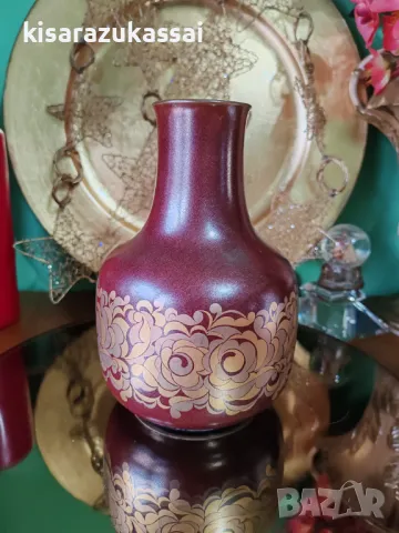 Изискана ваза в цвят Бордо - Фина Немска Керамика