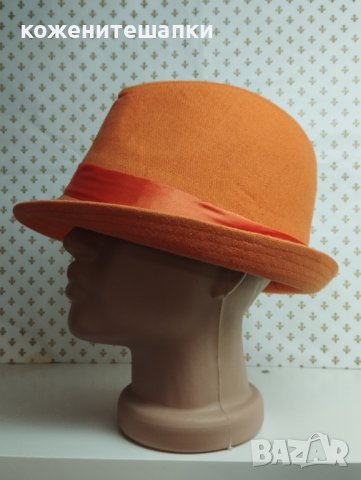 39 Дамска шапка бомбе,филц, снимка 2 - Шапки - 43317660