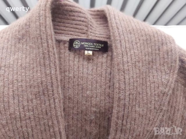 Нова мъжка жилетка от камилска вълна XL размер, снимка 2 - Пуловери - 43485421