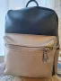 Дамска раница,среден размер,цвят черен и златист,като нова, снимка 2