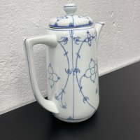 Колекционерски порцеланов чайник. №4983, снимка 2 - Антикварни и старинни предмети - 43982639