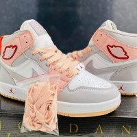 Nike Jordan дамски обувки , снимка 1 - Маратонки - 42939432