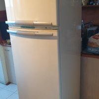 Продавам голям Хладилник WHIRLPOOL ARG 773 с горна камера - NO FROST, снимка 3 - Хладилници - 44015970