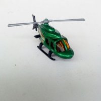 Метален хеликоптер, снимка 1 - Влакчета, самолети, хеликоптери - 32698007