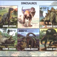 Чисти марки в малък лист Фауна Динозаври 2010 от Гвинея-Биссау, снимка 1 - Филателия - 32840933
