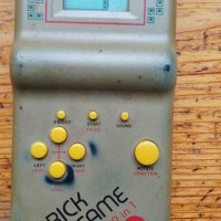 Класическа игрална конзола Brick Game, 9999 в 1, снимка 1 - Други ценни предмети - 40387418