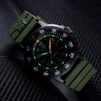 Мъжки часовник Luminox Navy Seal Original Evo CARBONOX™ XS.3013.EVO.S, снимка 1 - Мъжки - 43787278
