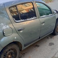 Dacia sandero 1.4 бензин на части , снимка 1 - Автомобили и джипове - 43139485