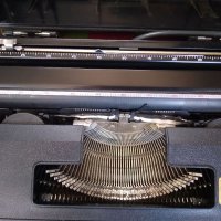 Електрическа пишеща машина , снимка 3 - Друга електроника - 37137672