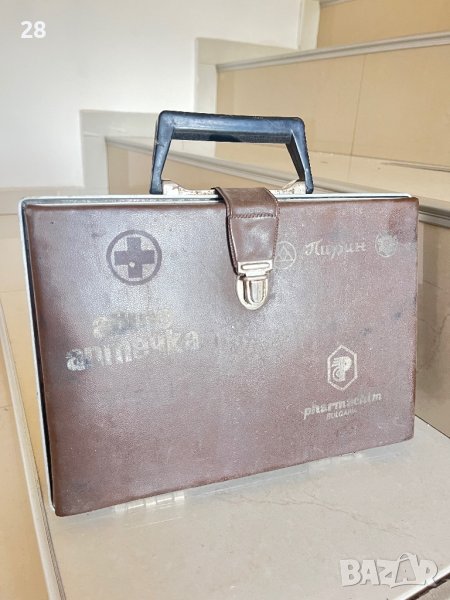 Стара аптечка авто соц ретро за кола, снимка 1