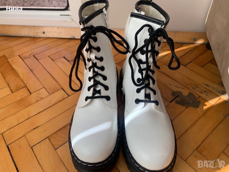 Дамски бели боти, снимка 1