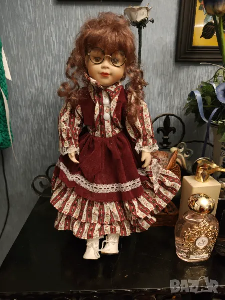 Колекционерска порцеланова кукла 80 те год, снимка 1