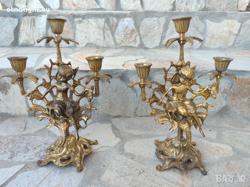 Комплект старинни испански тройни бронзови свещници с фигури на херувими , снимка 1