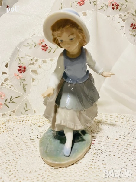 порцеланова статуетка Nao, снимка 1