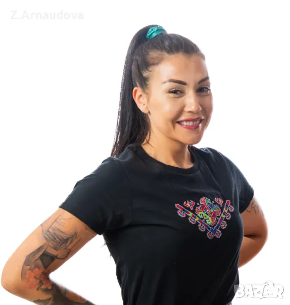 тениска с бродирана шевица, снимка 1