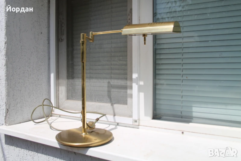 Масивна месингова настолна лампа ''Bancamp'', снимка 1