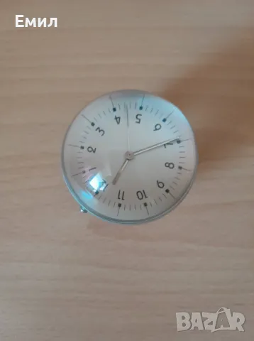 Kълбовиден часовник  от пластмаса, снимка 2 - Стенни часовници - 47500554