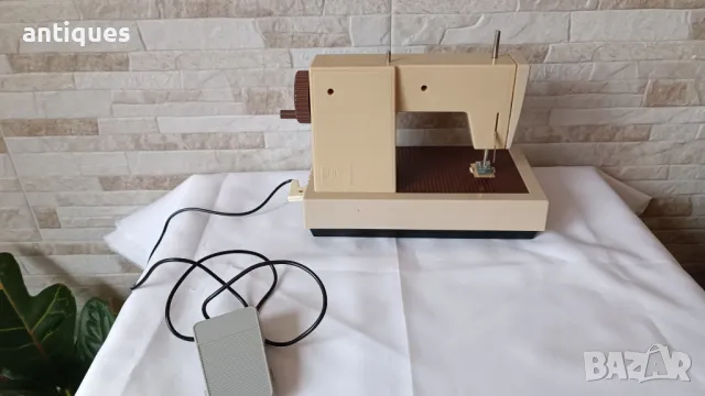 Стара детска шевна машина - PIKO - Made in GDR, снимка 5 - Антикварни и старинни предмети - 50093095