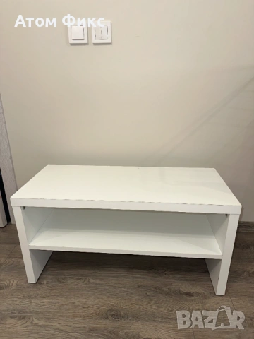 Бяла маса / ТВ шкаф / ниска етажерка в много добро състояние, снимка 5 - Шкафове - 53331677
