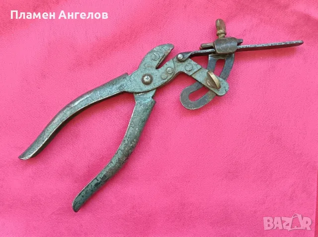 Стари ножици за чапраз. 