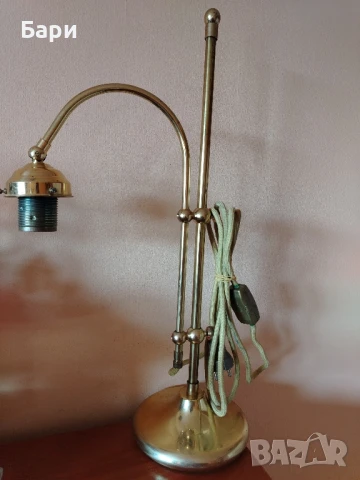 Стара антична месингова настолна лампа с лебедова шия