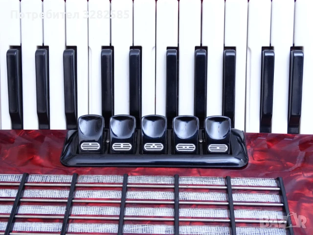 Акордеон Велтмайстер Стела 60 баса, снимка 9 - Акордеони - 50695868