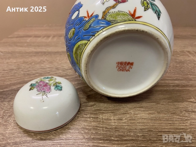 Порцеланова ваза-буркан в стил Famille Rose с мотив "Птица и Божур", снимка 6 - Антикварни и старинни предмети - 51507051