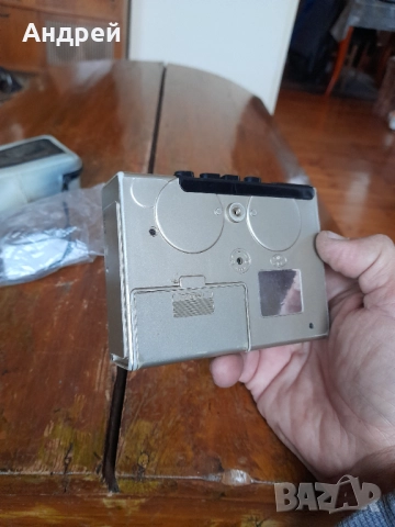 Стар уокмен Universum, снимка 6 - Антикварни и старинни предмети - 52215578
