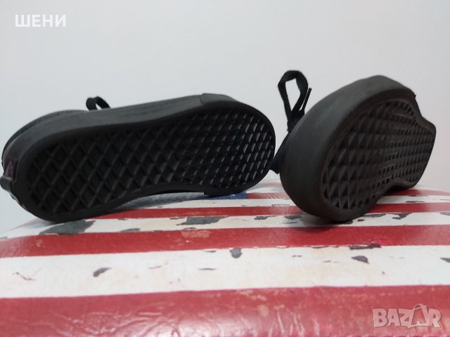VANS 34 номер оригинални маратонки от естесвена кожа перфектни, снимка 4 - Детски маратонки - 33074804
