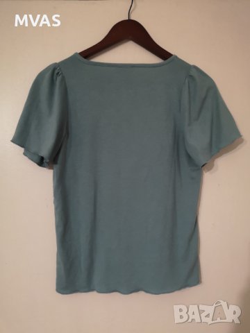 Топ M размер зелен с ръкави волани, снимка 2 - Корсети, бюстиета, топове - 36906336