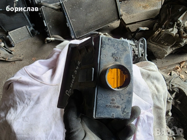 Десен мигач за Фолксваген Пасат б3 , снимка 4 - Части - 52355616