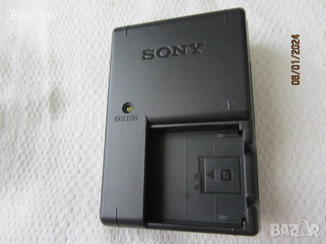 Зарядно Sony за батерии на фото техника