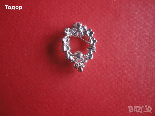 Страхотна позлатена брошка с камъни и перла , снимка 4 - Други - 43197852