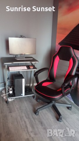 Продавам компютър, монитор,бюро, стол.