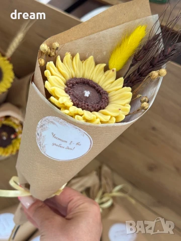 Бюджетни букети за учители с ароматна соева свещ, снимка 3 - Декорация за дома - 51407735